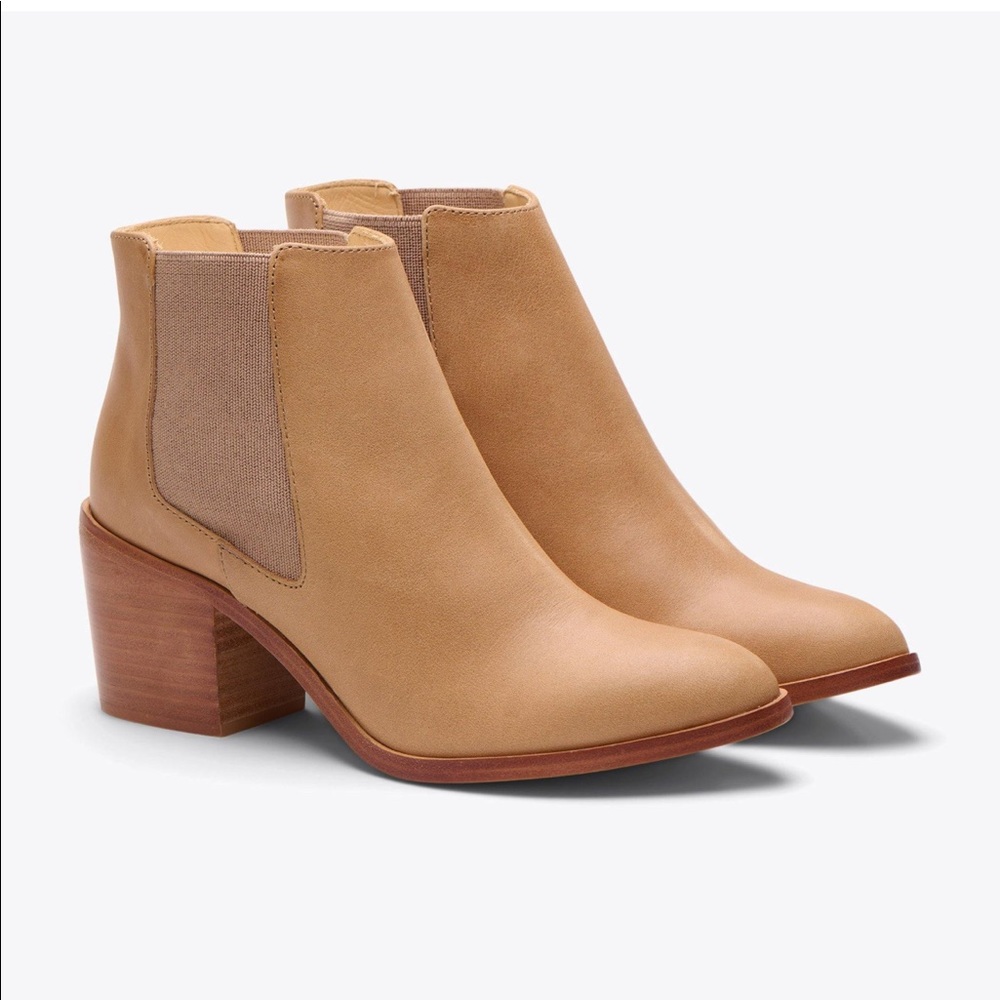 Nisolo Heeled Chelsea Boot (Almond)
